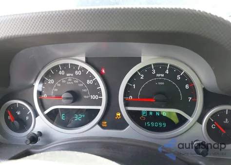 2010 Jeep Wrangler Unlimited Sahara z USA, uszkodzony, nr VIN 1J4BA5H11AL215557